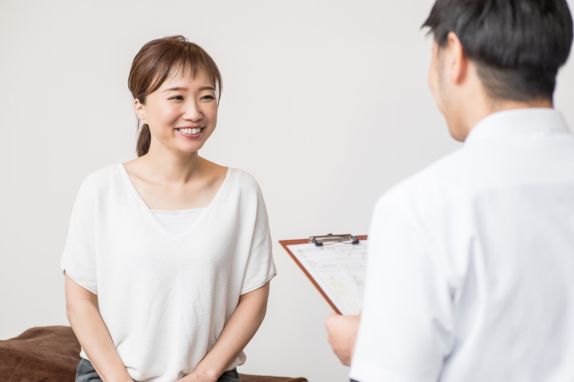 出張マッサージは資格で選ぶ？国家資格者との違いを解説